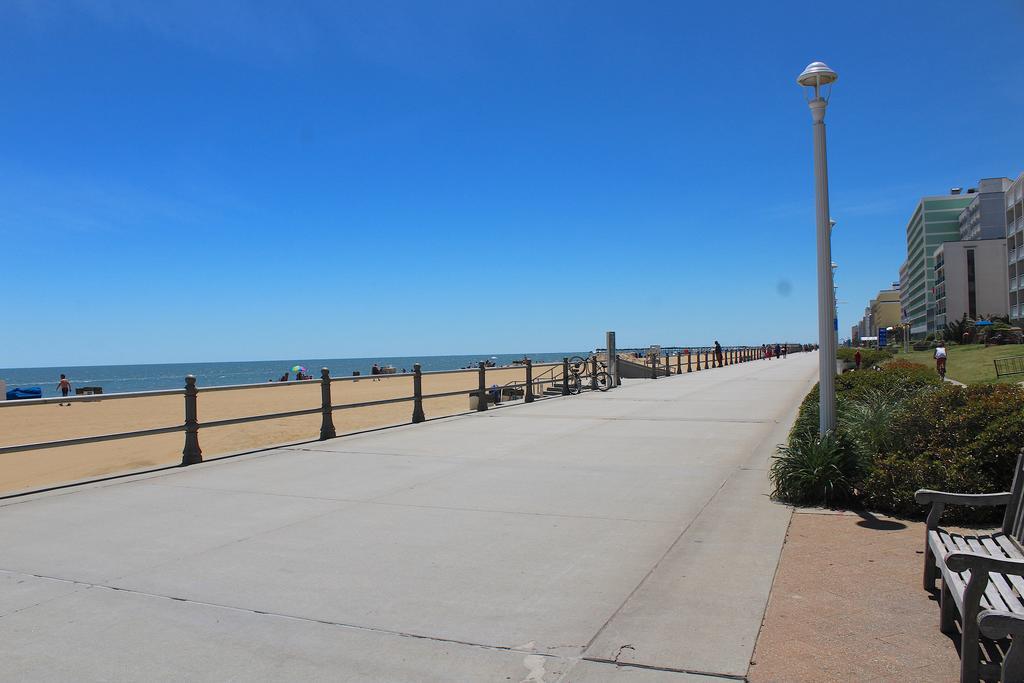 Ocean Sands Resort, Oceanfront, Virginia Beach By Vacatia Экстерьер фото
